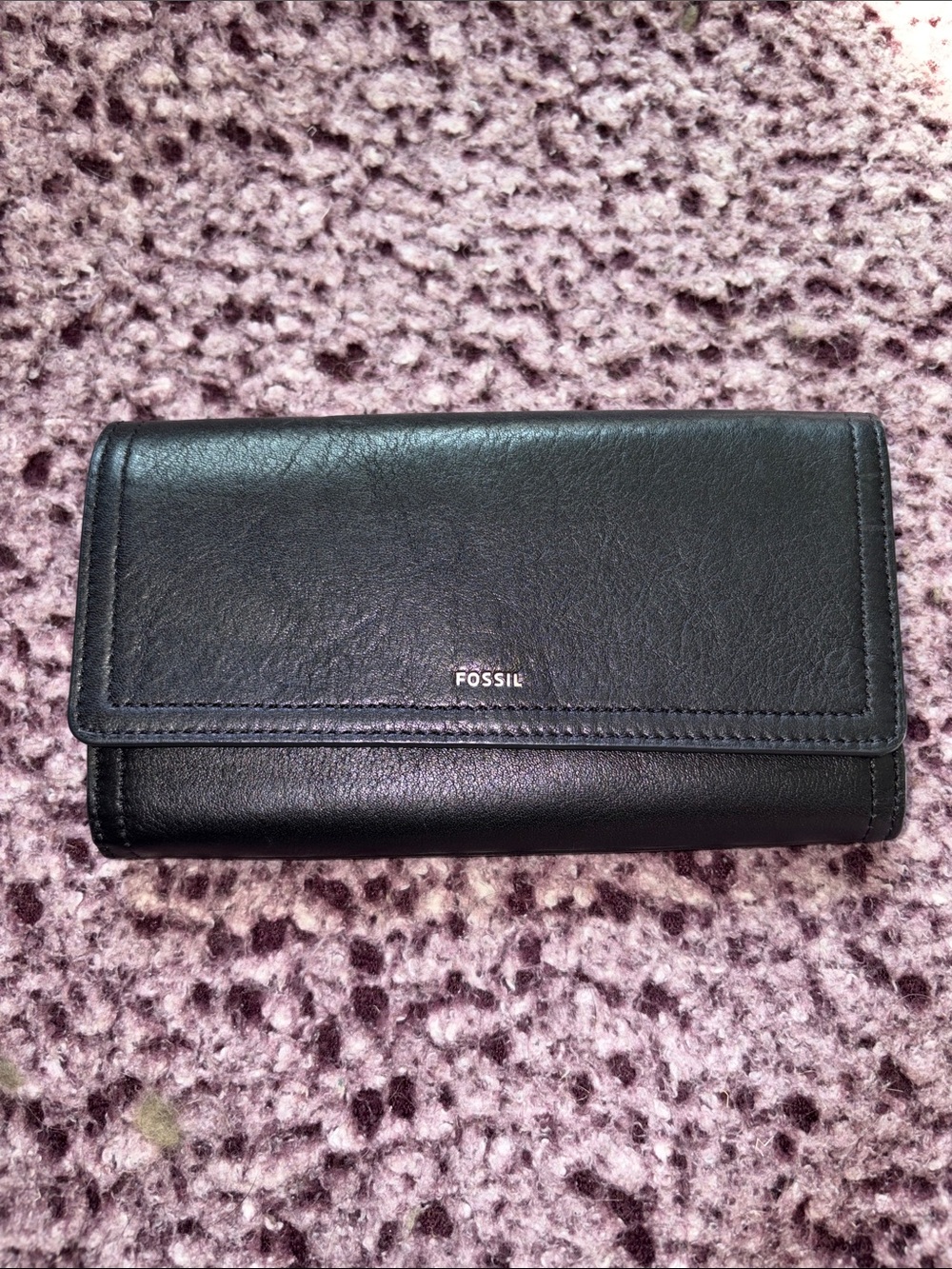 Fossil Black Leather Fold Wallet